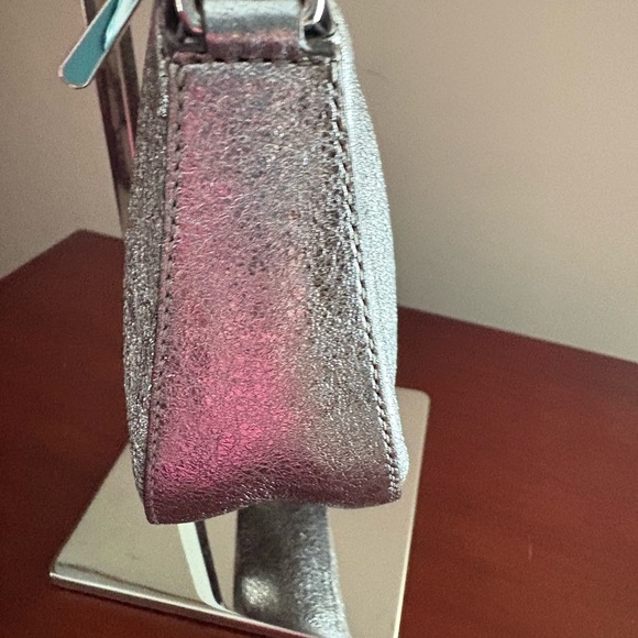 Michael Kors Jet Set Bag in Metallic Silver Leather - Picture 4 of 16